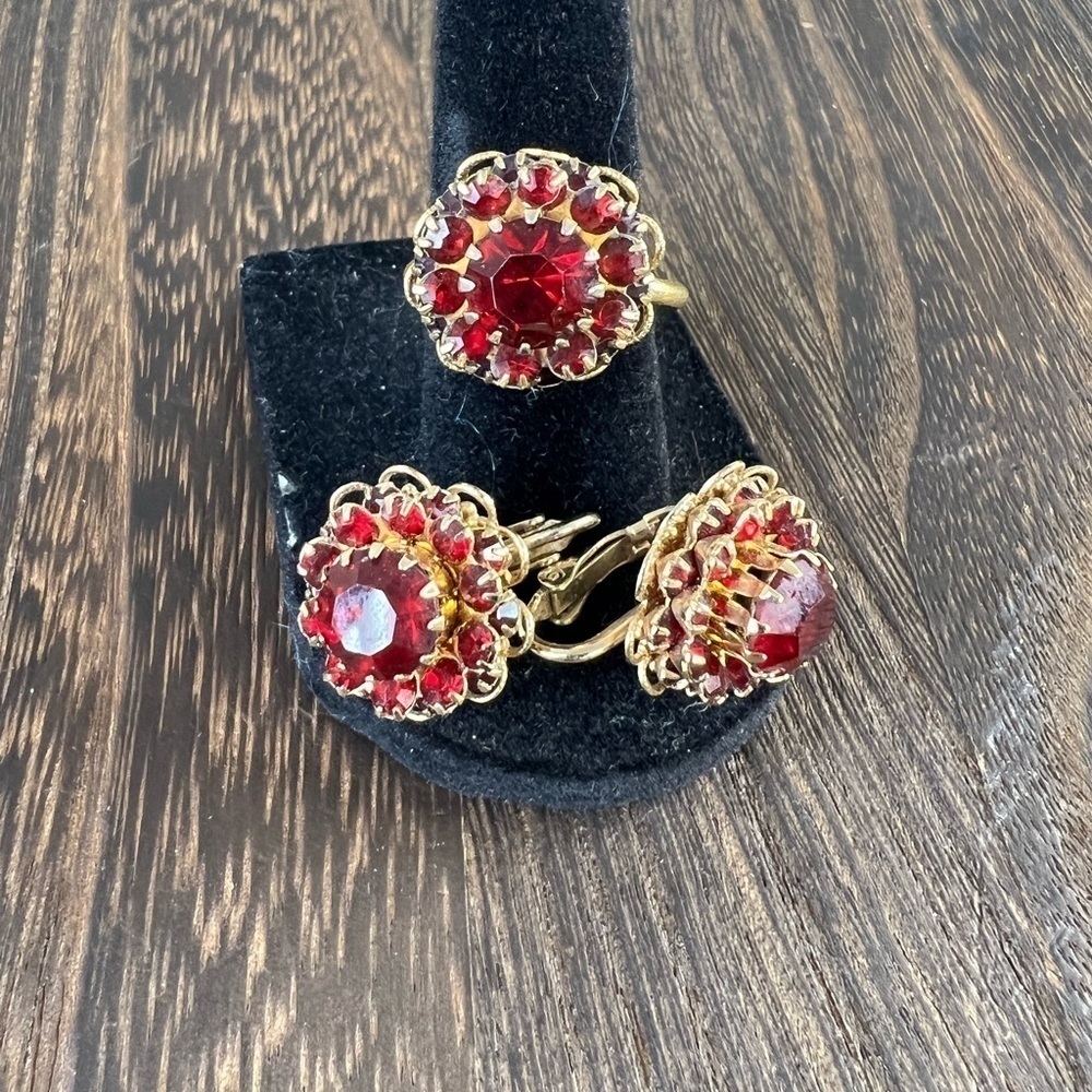 Vintage Sarah Coventry Gold-Tone Adjustable Cocktail Ring & Clip On Earrings B6